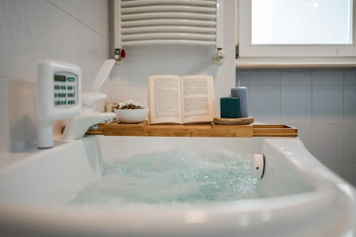 Harmony - Hot Tub & Garage Apartment Verona