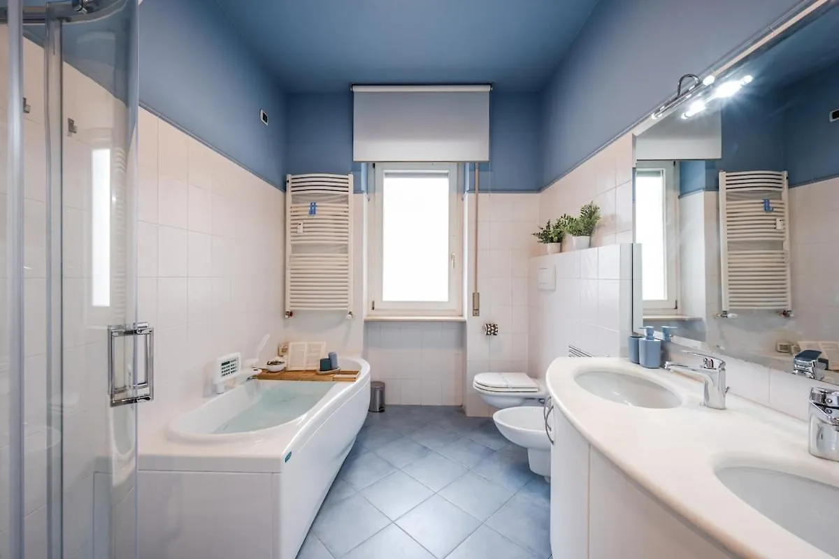 Harmony - Hot Tub & Garage Apartment Verona 0*,  Italy