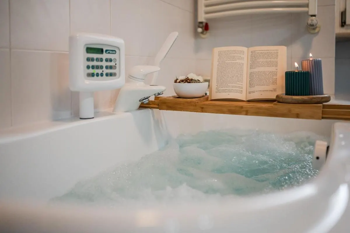 Harmony - Hot Tub & Garage Apartment Verona Italy